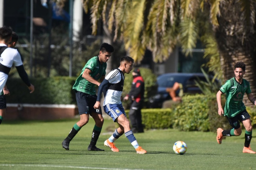 San Martín cumplió el sueño de 33 chicos que jugaron ante las selecciones argentinas
