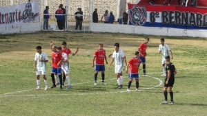 El Bohemio recibió en su casa al Puyutano y los tres puntos se fueron con los visitantes. Elías Moral convirtió el único gol del partido.