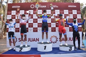 Así quedó conformado el podio de categoría Juniors en la primera fecha del Critérium 2021. Santiago Videla ganó la carrera.