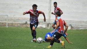 Alianza y Unión VK jugaron -en cancha de Trinidad- la primera semifinal del Clausura 2021 de Cuarta División. 