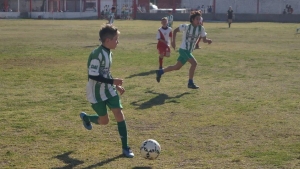 Rivadavia de La Bebida fue local de Sportivo, el fin de semana pasado, en Octava División.