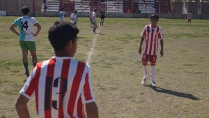 El sábado, Sportivo Rivadavia de La Bebida fue anfitrión de Sportivo. La imagen corresponde al partido en Octava División.